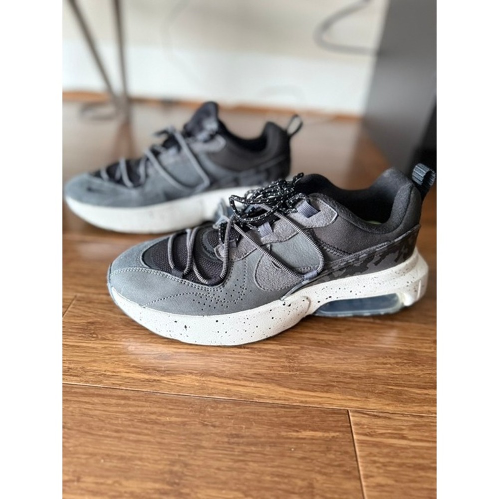Nike Air Max Pre-Day Women's Black Grey Sneakers NWOT Size 10 DB5268-002